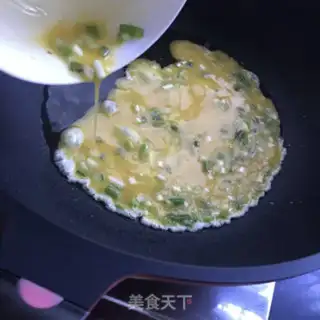 Make cucumber fried eggs step 6