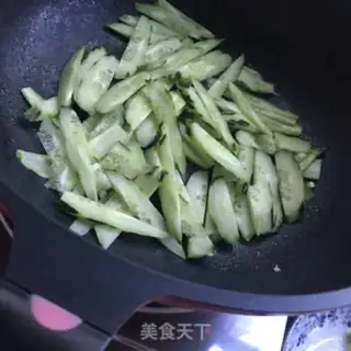 Make cucumber fried eggs step 8