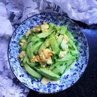 Make cucumber fried eggs step 10