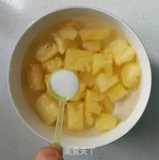 Make Pineapple fried chicken chest step 1