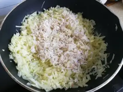 Make Shrimp leather potato pie step 4