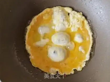 Make Scrambled goose eggs step 4