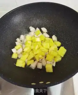 Make Pineapple fried chicken chest step 9