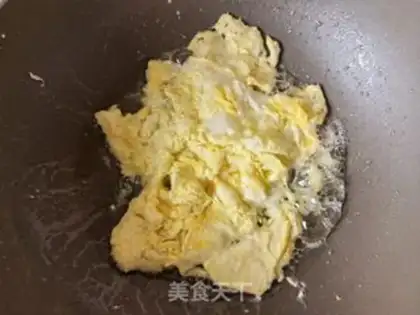 Make Scrambled goose eggs step 5