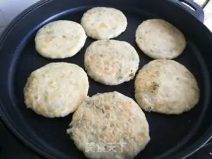 Make Shrimp leather potato pie step 13