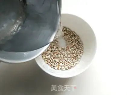 Make The spleen is wet to make the sunflower step 2