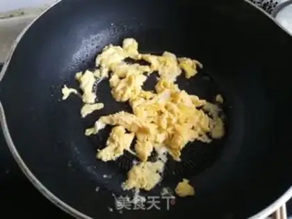 Make cucumber fried eggs step 4