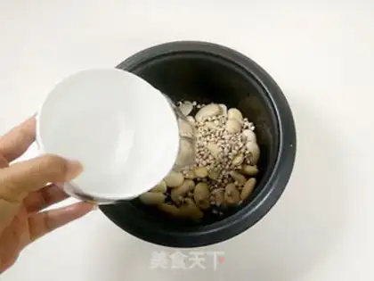 Make The spleen is wet to make the sunflower step 4