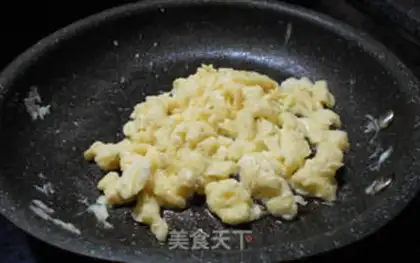 Make Eggs and garlic step 3