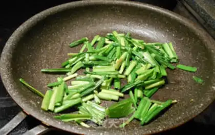 Make Eggs and garlic step 4