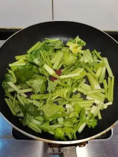 Make Clear the celery step 1