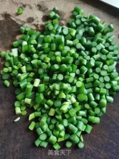 Make Garlic fried eggs step 1