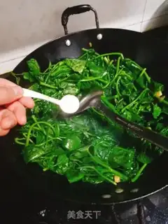 Make Clear the red potato leaves step 4