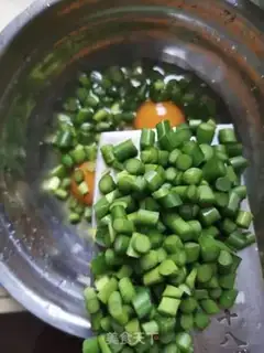 Make Garlic fried eggs step 3