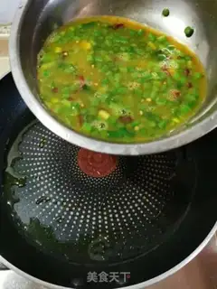 Make Garlic fried eggs step 6