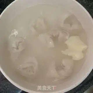 Make ♪ Golden mushrooms roll out fish-skin soup ♪ step 2