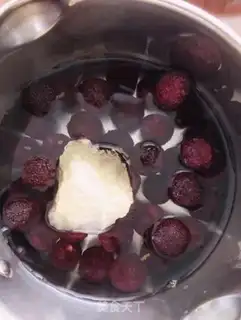Make Mango milkshake and fruit step 0