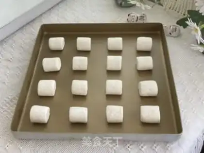 Make Ten minutes for the brittle marshmallow cookies step 1