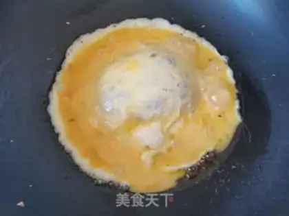 Make Mocked eggs with tomatoes step 1