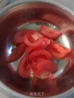 Make Tomato fried eggs step 1