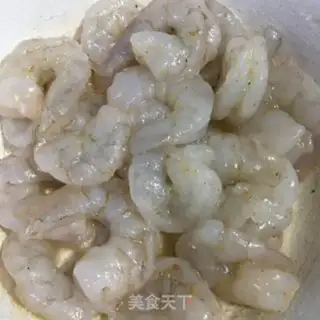 Make cucumber shrimp step 0