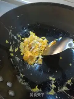 Make Tomato fried eggs step 2