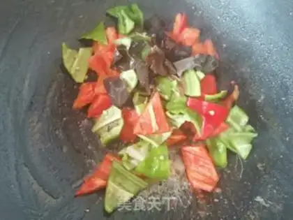 Make Mocked eggs with tomatoes step 3