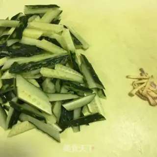 Make cucumber shrimp step 1