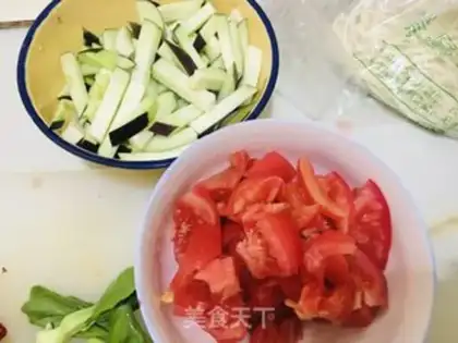 Make Cheese and tomato noodles step 1