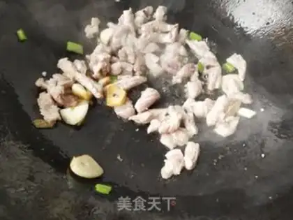 Make Four seasons of bean fried meat step 4