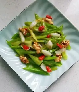 Make Peachy Cream fried lily step 10