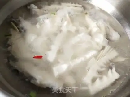 Make Sour fish bone soup step 4