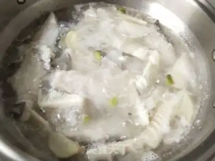 Make Sour fish bone soup step 5