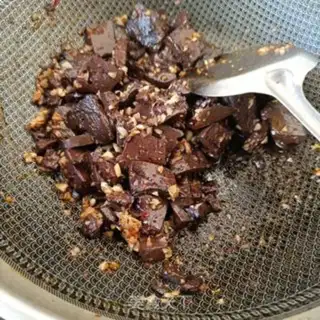 Make Garlic pig blood step 11