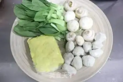 Make Fish pasteball soup step 0