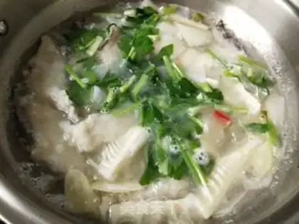 Make Sour fish bone soup step 6