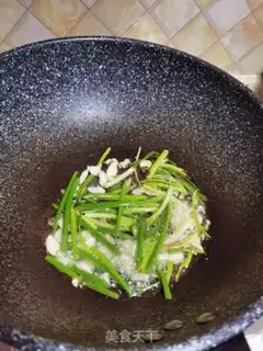 Make Onion noodles step 0