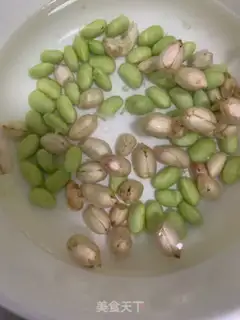 Make Peanuts and rice step 0