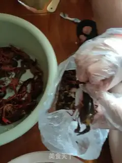 Make Spicy lobster step 1