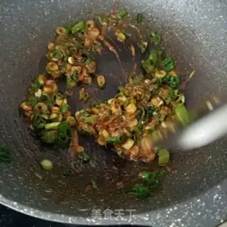 Make Onion eggs and shrimp sauce step 5