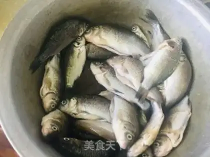 Make Wild fish soup step 1