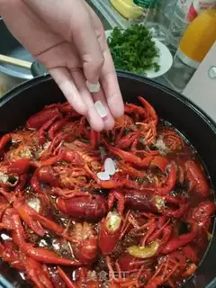 Make Spicy lobster step 12