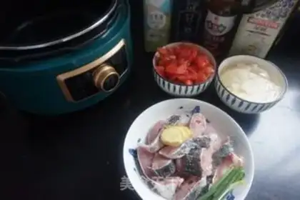 Make Tomato mackerel soup step 0