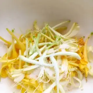 Make Onion eggs and shrimp sauce step 10