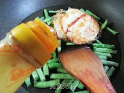 Make Four season bean egg noodles step 4