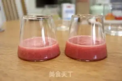 Make Strawberry mango tea and cream cups step 8