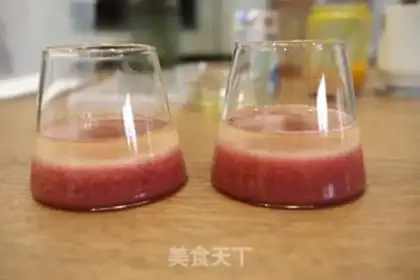 Make Strawberry mango tea and cream cups step 10
