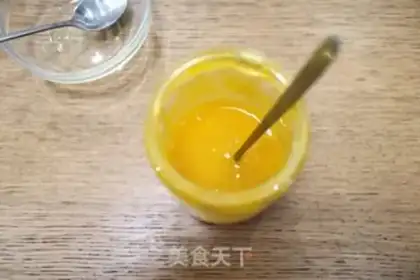 Make Strawberry mango tea and cream cups step 13
