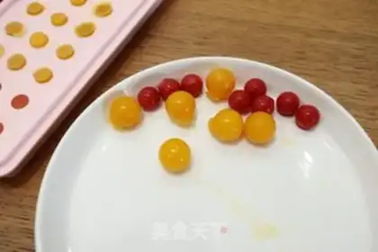 Make Strawberry mango tea and cream cups step 17
