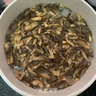 Make A deer, a mushroom, a fried dumpling step 1